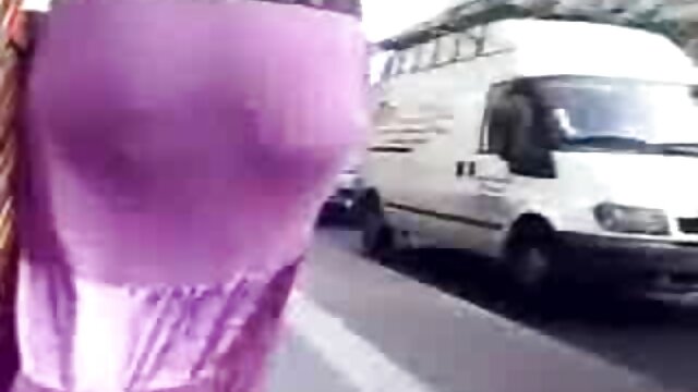 Nelle pantimedie rosse in video hard amatoriali casalinghi pantimedie